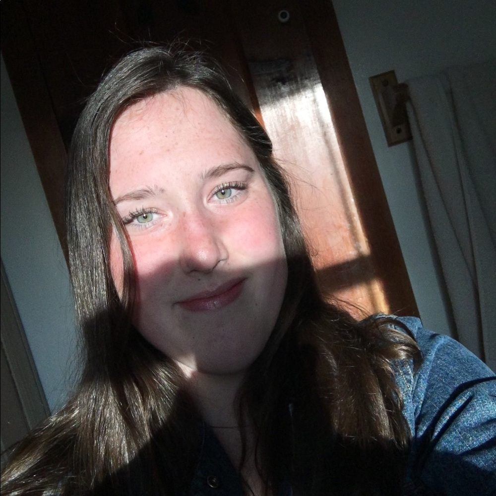 Meet your Posher, Chloe